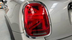 MINI Hatchback 1.5 Cooper Classic 5dr Auto Petrol Hatchback